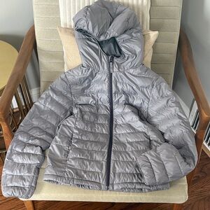 Uniqlo lightweight puffer silver